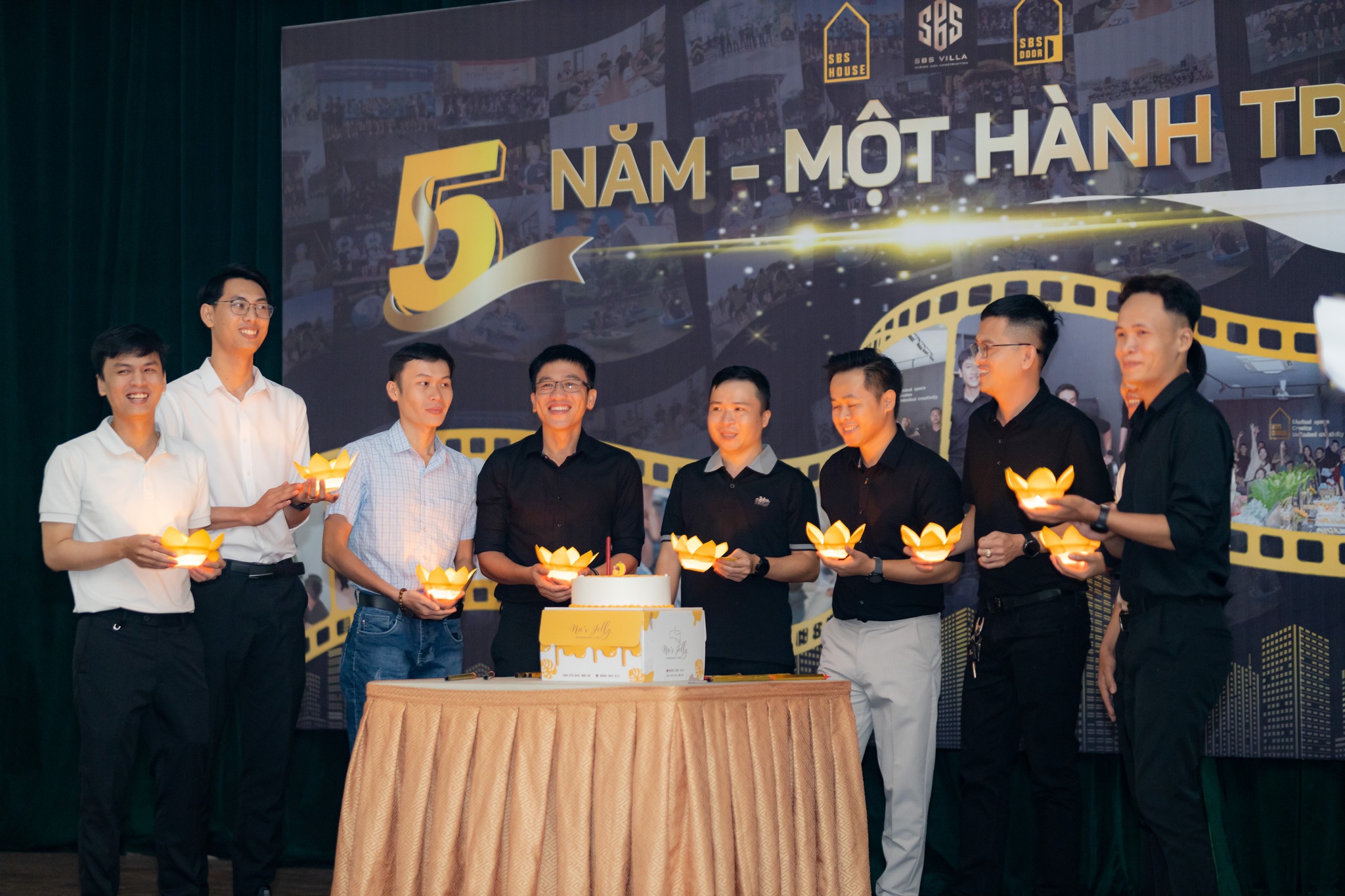 Kỉ niệm 5 năm