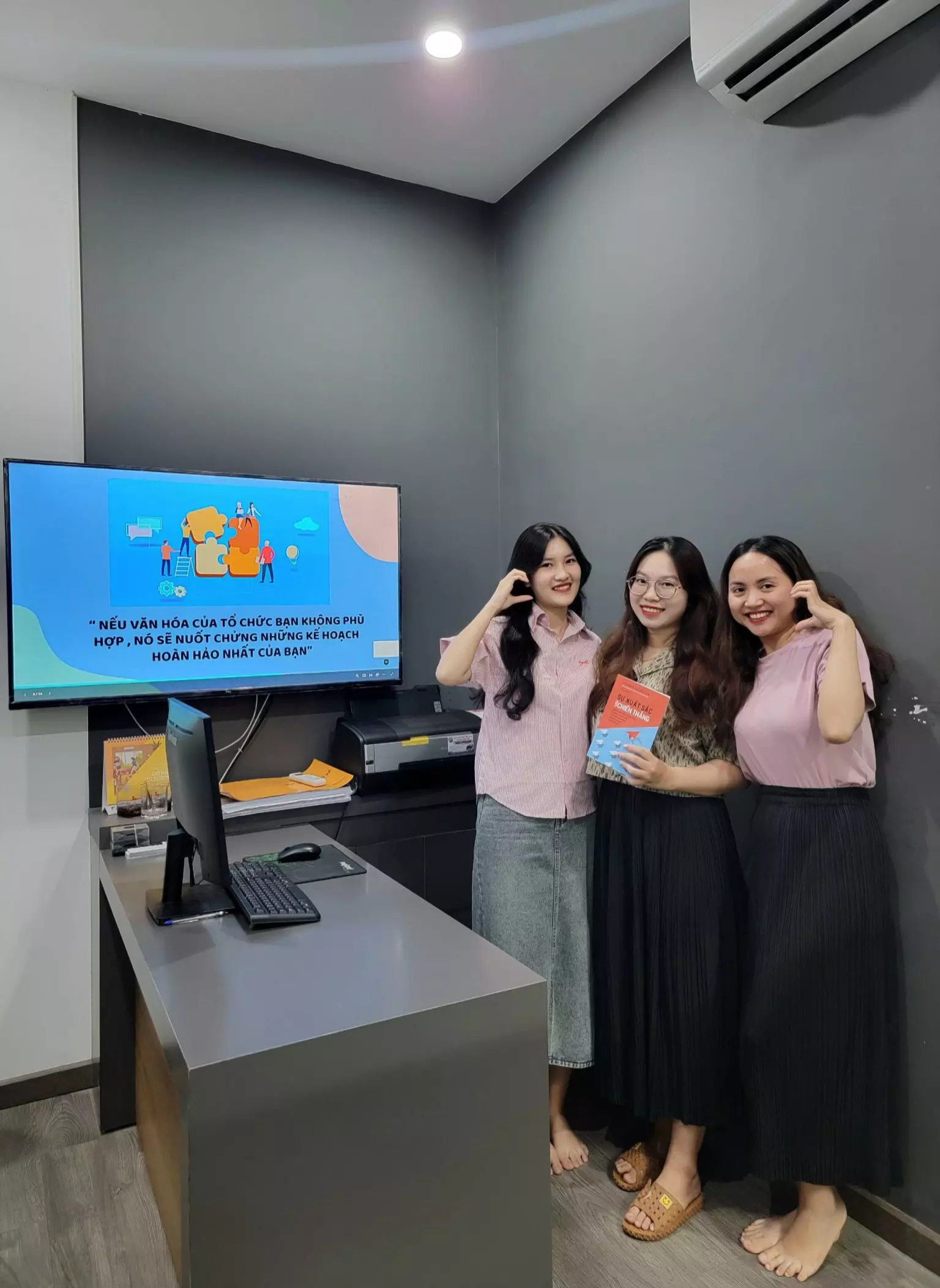 Ngọc Nữ với phần chia sẻ bổ ích qua cuốn sách Sự xuất sắc luôn chiến thắng