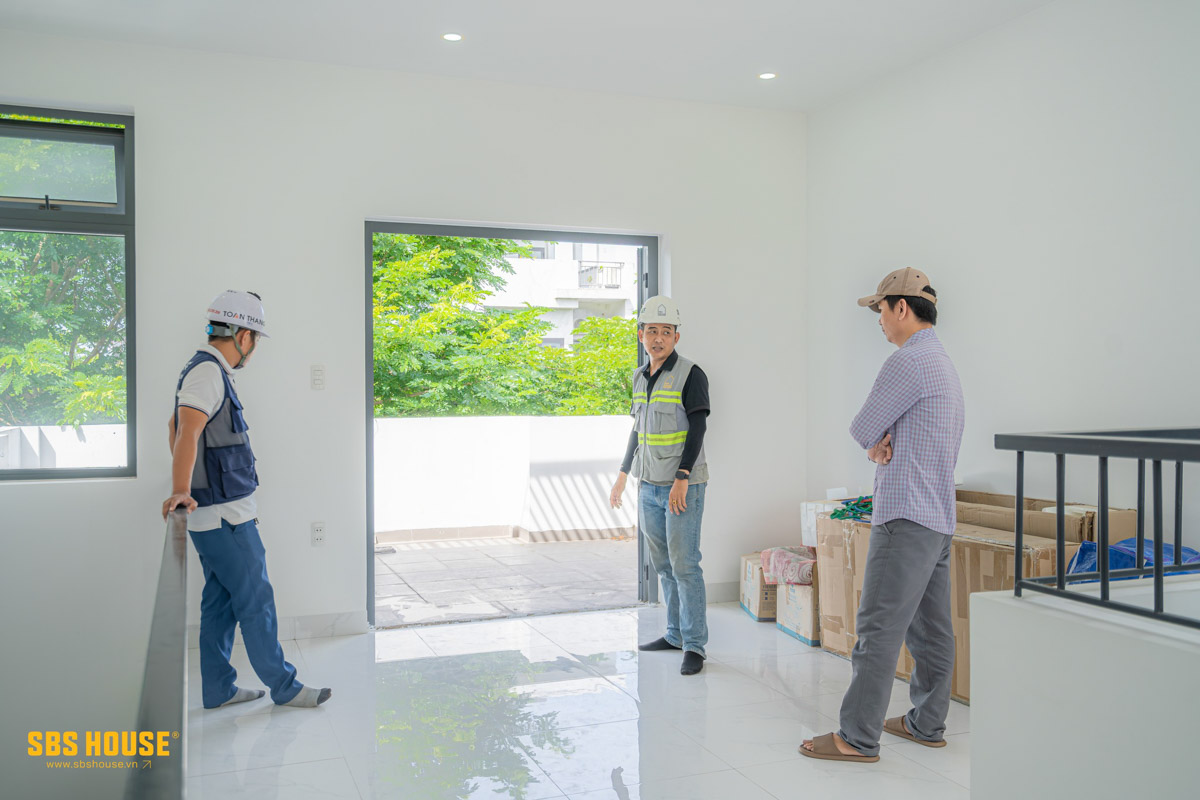 kiểm tra bảo hành khu vực sân thượng