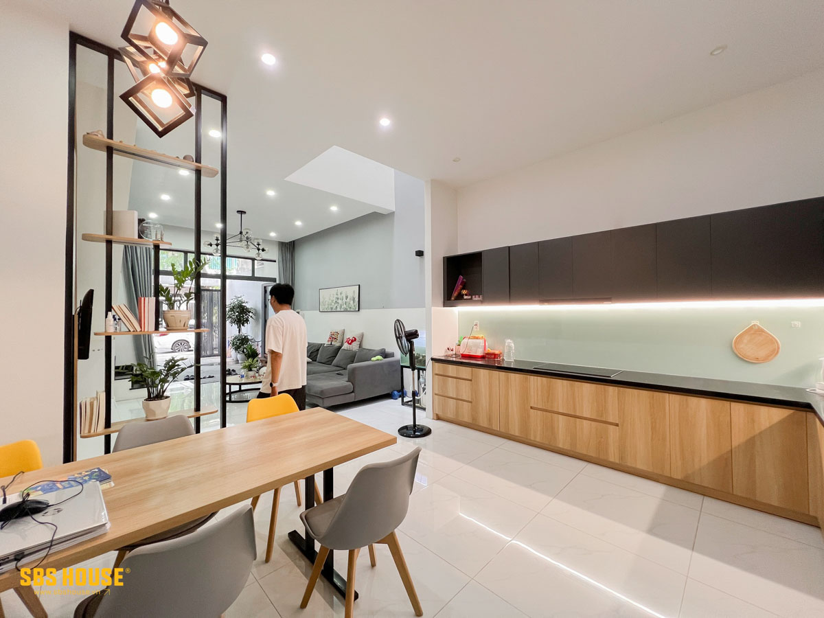 hình ảnh phòng bếp công trình N's House sau 5 năm