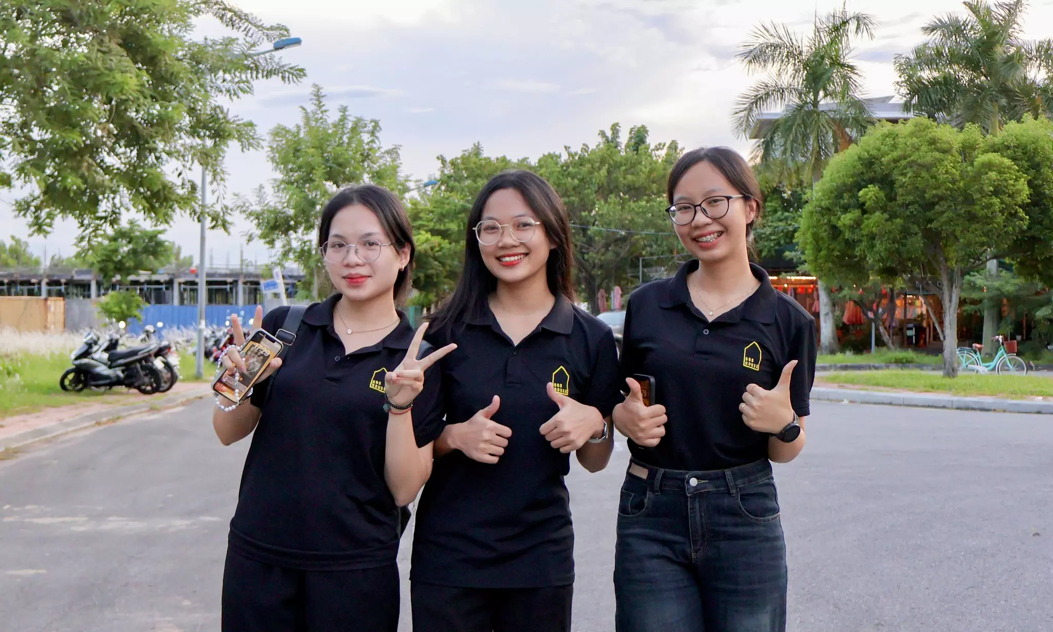 Khi đồng đội không chỉ phối hợp trong công việc mà còn đồng hành trên từng cung đường