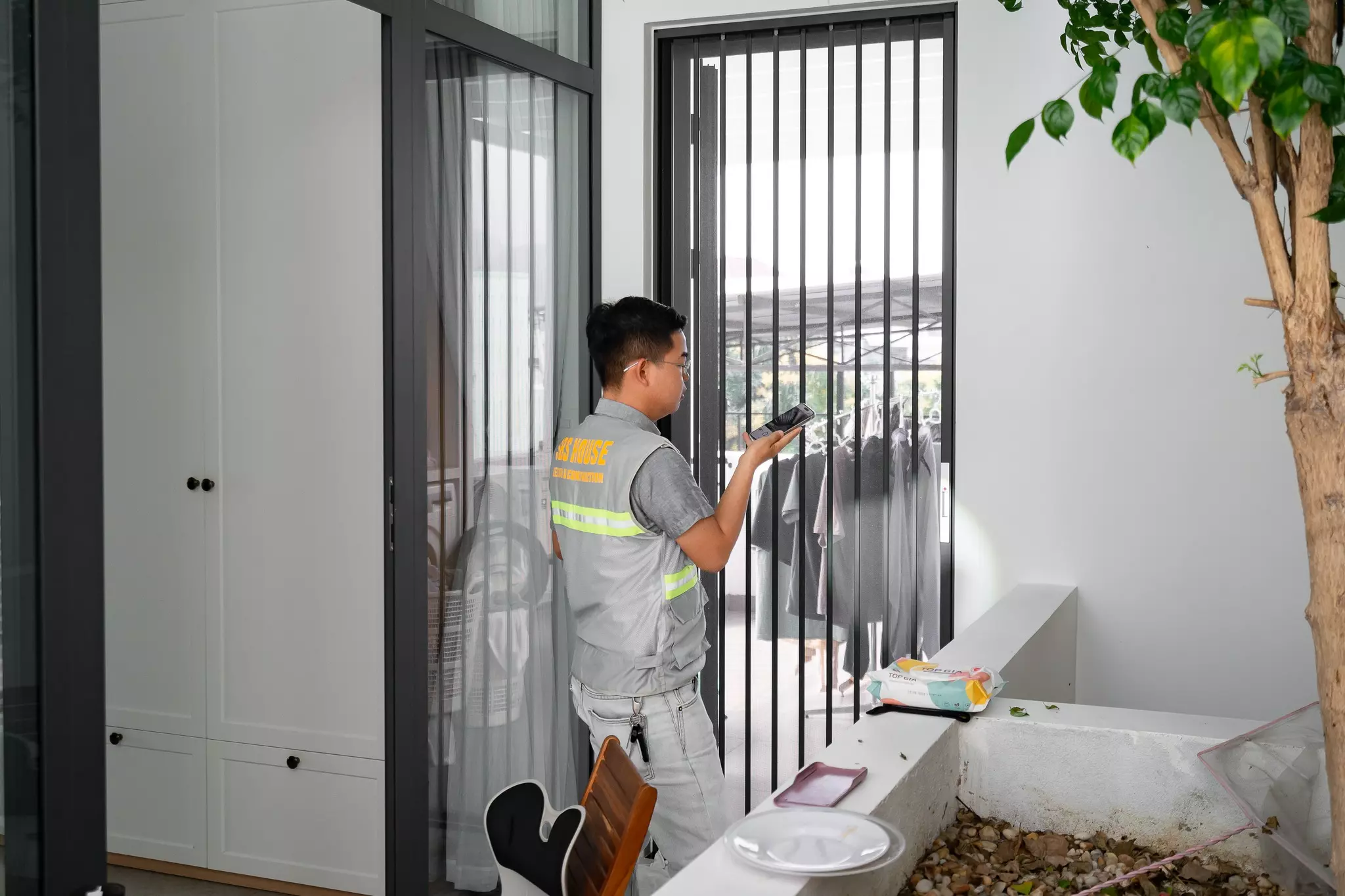 Mang tinh thần hỗ trợ khách khi cần, công trình gặp vấn đề thì xử lý đến nơi đến chốn của các giám sát.