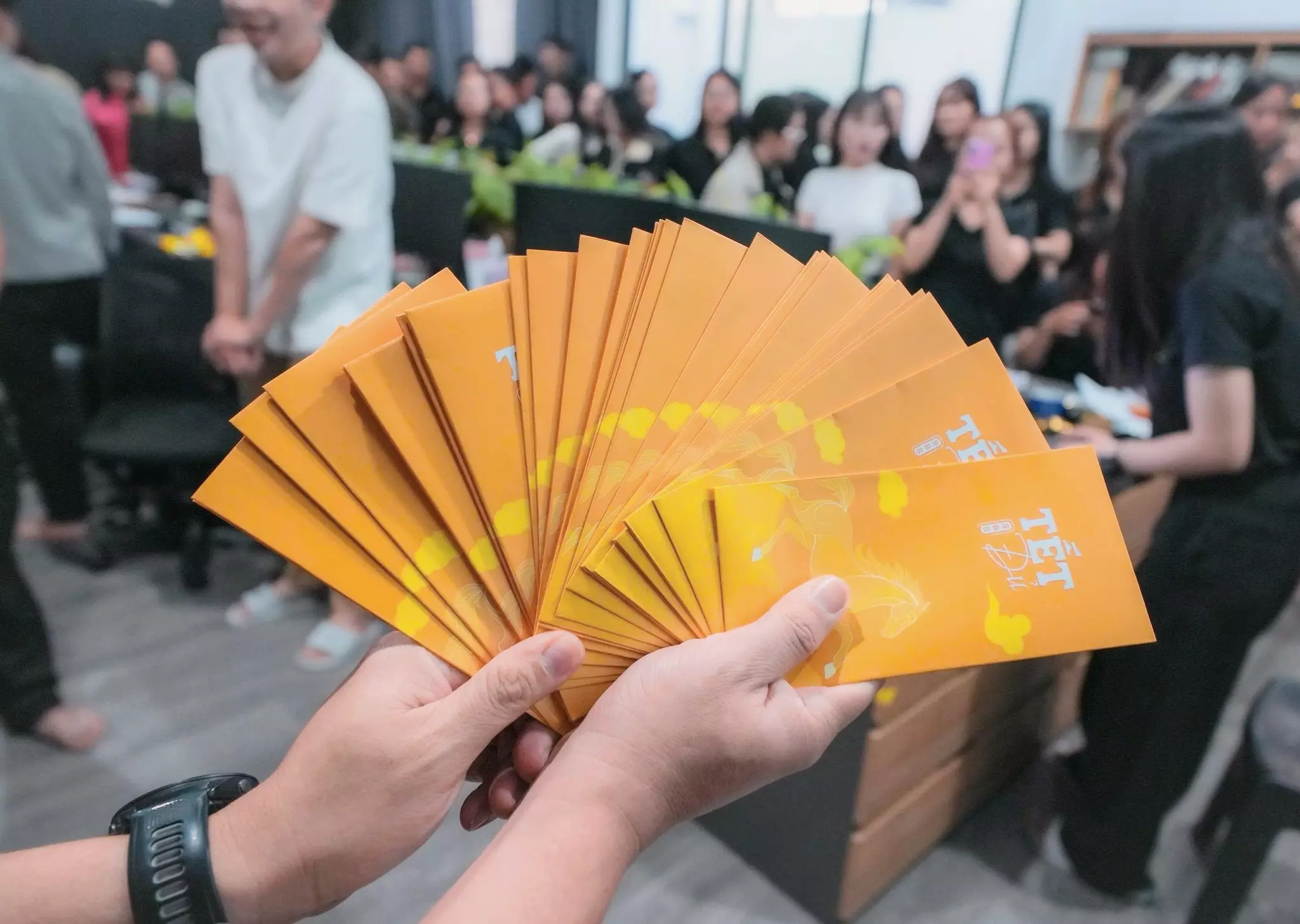 Ngày làm việc đầu tiên được khởi động bằng những lời chúc tân niên chân thành, giản dị nhưng đủ ấm áp để tiếp thêm động lực cho tập thể