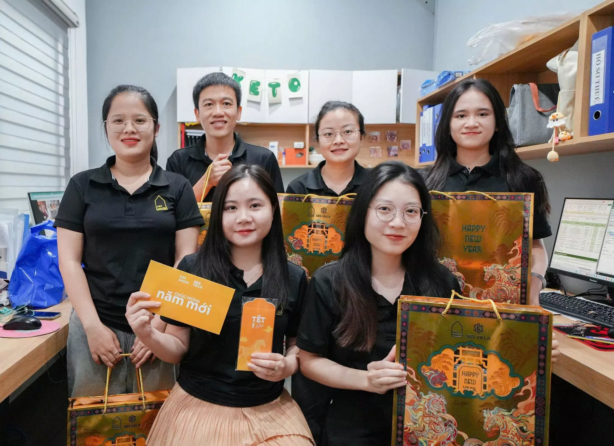 Hơn cả giá trị vật chất, hộp quà Tết là sự kết nối