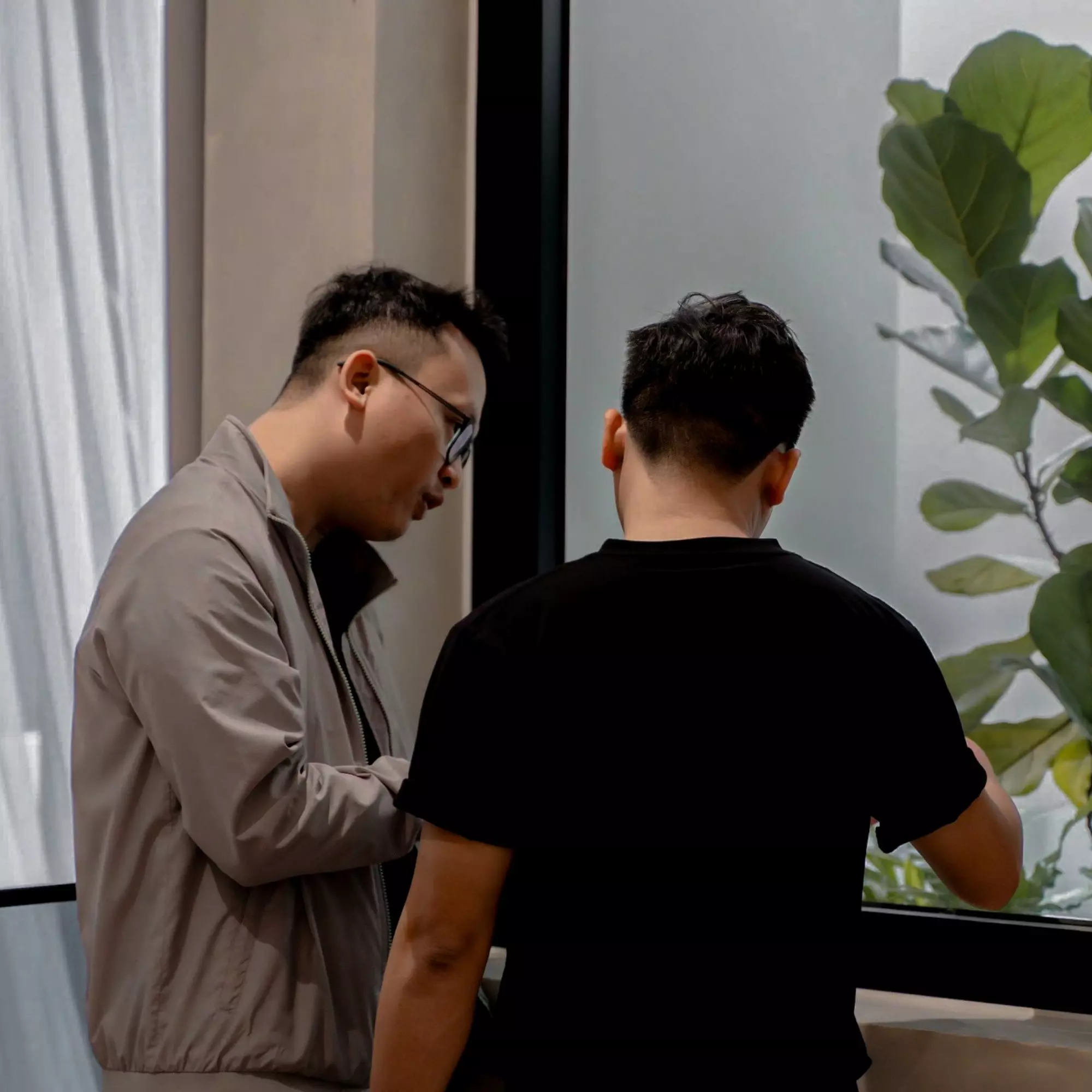 Với tình yêu lửa nghề và tinh thần trách nhiệm, mỗi sản phẩm thiết kế đến thi công hiện thực hóa mong muốn của gia chủ