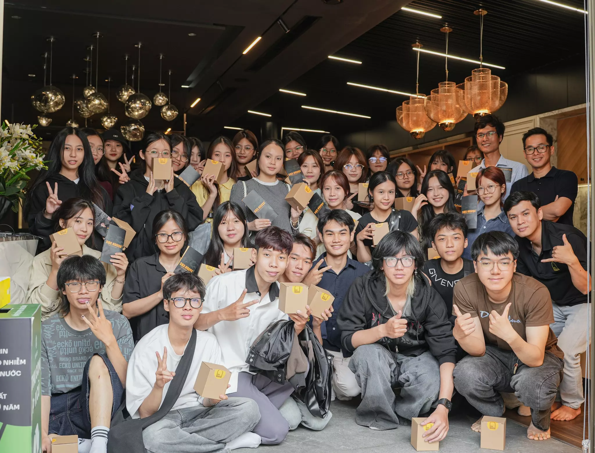 SBS đón đoàn sinh viên Kiến trúc tham quan Showroom