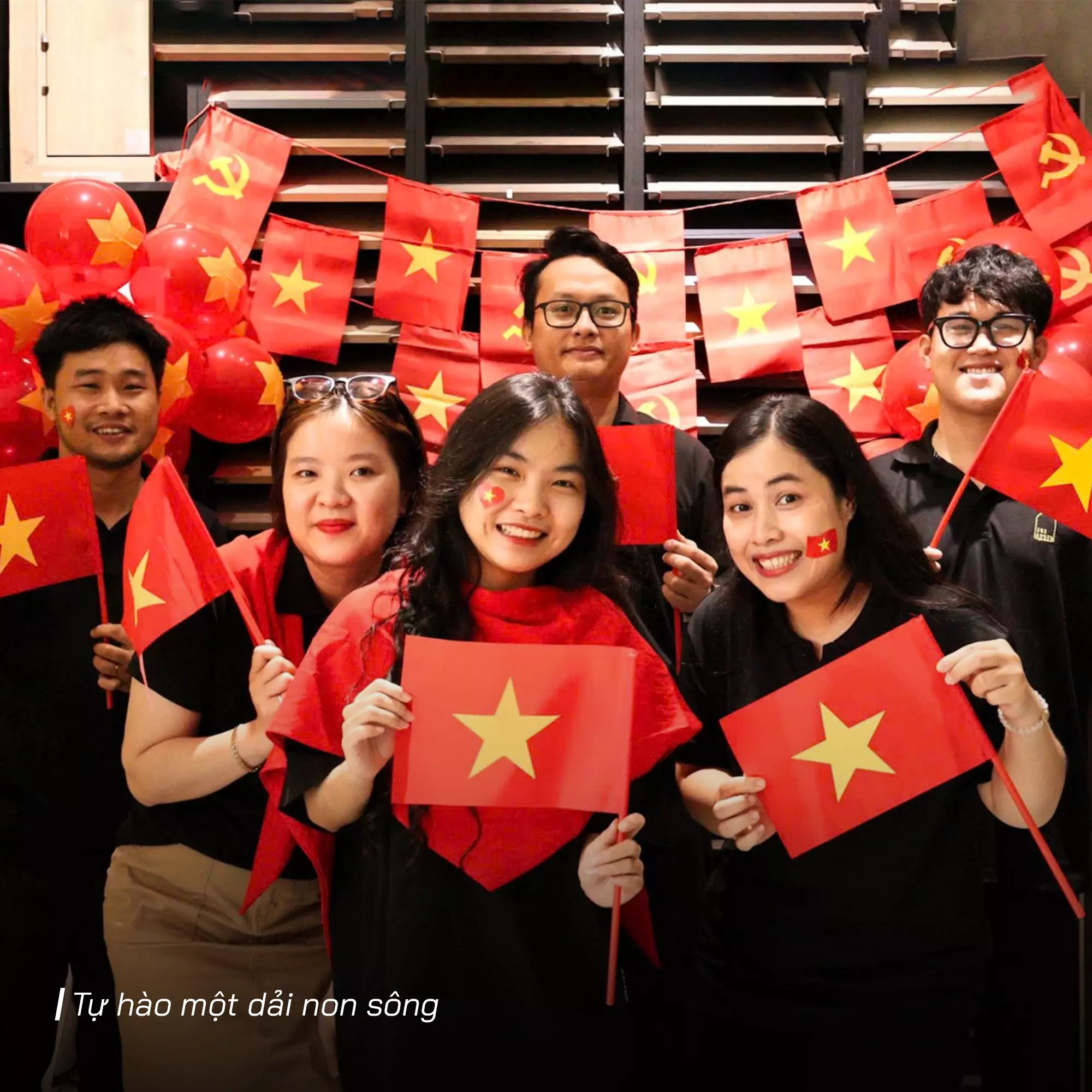 Tự hào một dải non sông 